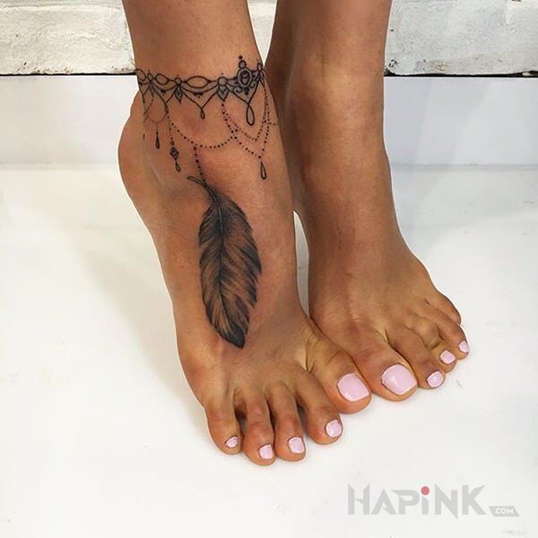 Tattoo Bransoletka i pióro in Indian motif and graphic / illustrative style on the foot