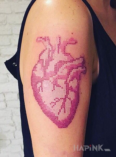 Tattoo Serducho - haft in anatomical motif and embroidered style on the upper arm