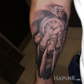 Tattoo Forearm clock on the forearm motif: 3D style: realistic