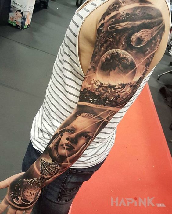 Tattoo Życie na ziemi in skulls motif and realistic style on the hand