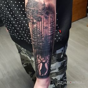 Tatuaż Forest and Deer na przedramieniu motyw: zwierzęta styl: realistyczne