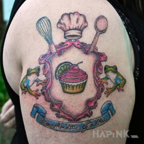 Tattoo Master cook on the upper arm motif: other