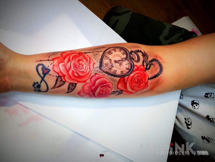 Tattoo Dla mojej mamy [*]?❤? in objects motif and realistic style on the forearm