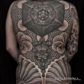 Tatuaż Jedna spójna koncepcja na plecach styl: geometryczne