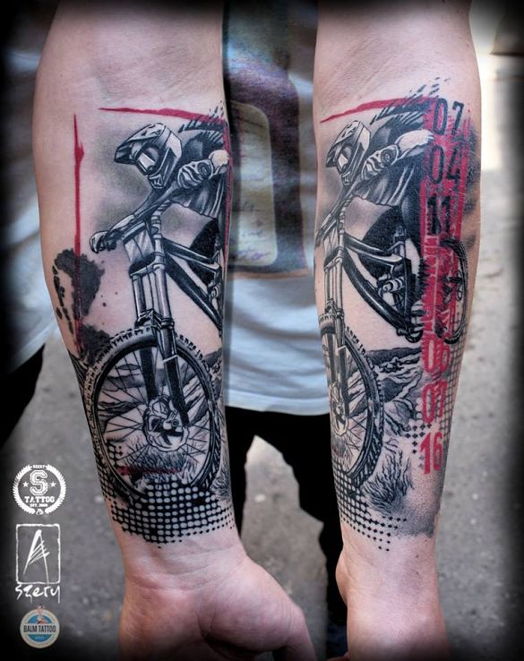 Tatuaż pasja rowerowa w motywie postacie i stylu trash polka na przedramieniu