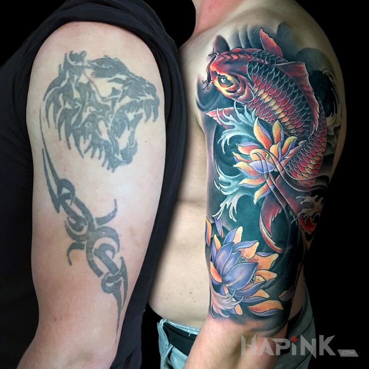 Tattoo Japonistyka cover in colorful motif and japanese / irezumi style on the upper arm