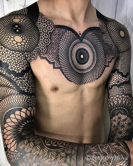 Tatuaż geo w motywie rękawy i stylu geometryczne na przedramieniu