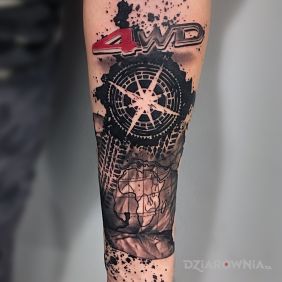Tatuaż Moto na przedramieniu motyw: pozostałe styl: graficzne / ilustracyjne
