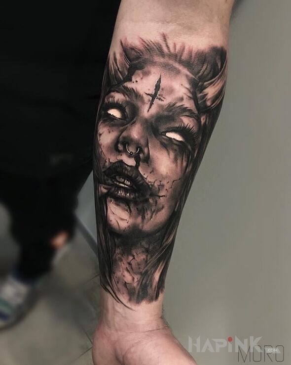 Tattoo Wykonał Igoryoshi in faces motif and realistic style on the forearm