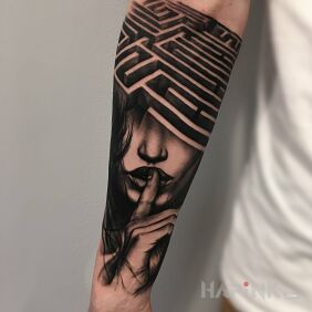 Tattoo Labyrinth on the forearm motif: 3D style: realistic